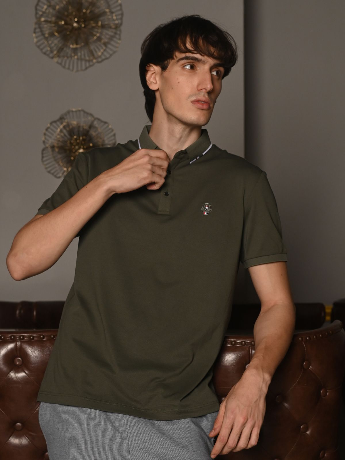 Olive Solid Polyester Lycra T-shirt For Men