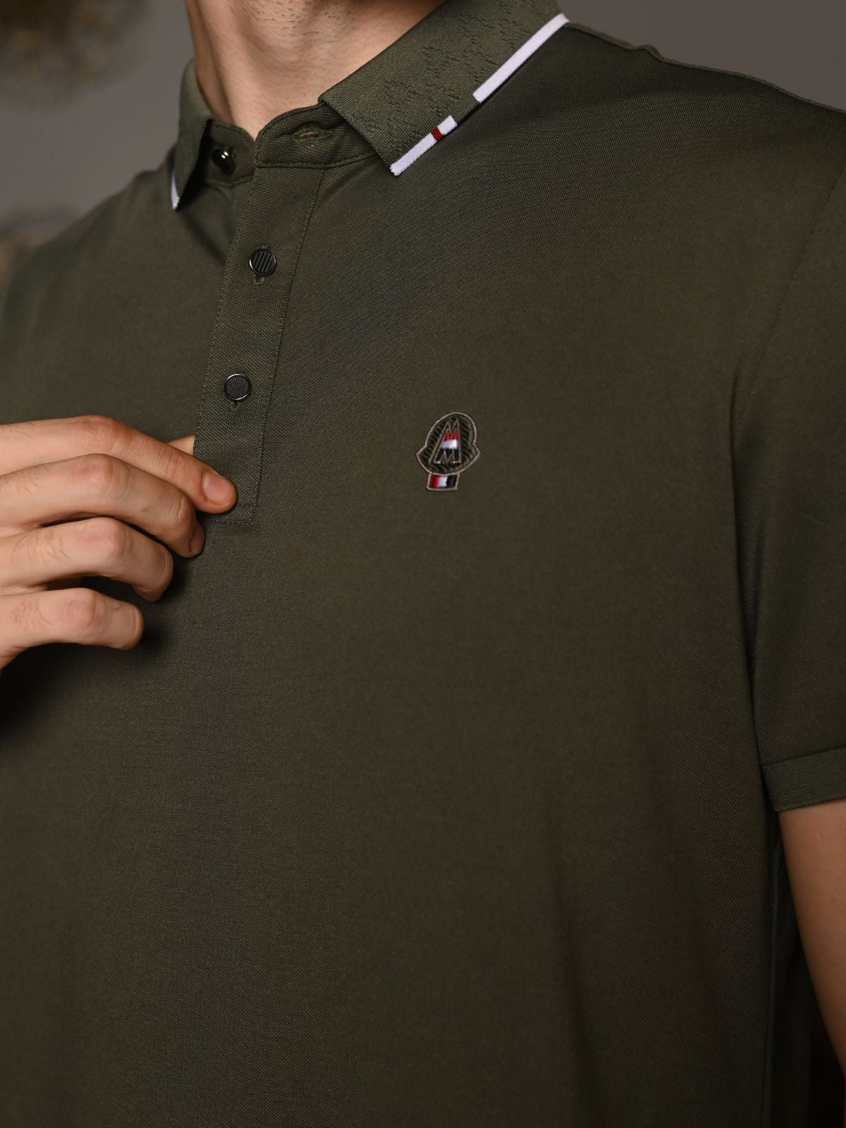 Olive Solid Polyester Lycra T-shirt For Men